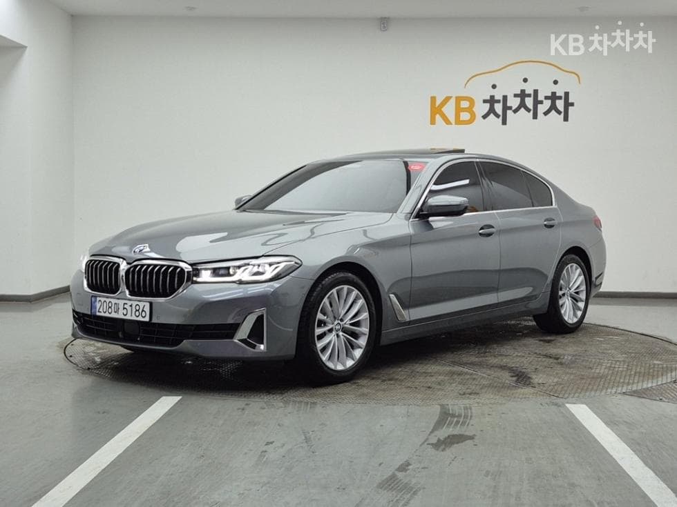 BMW 올New5 Series (G30) 520i Luxury - Image 1