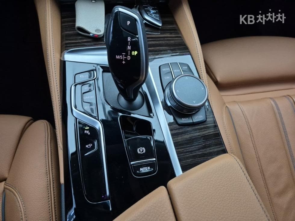 BMW 올New5 Series (G30)520i Luxury - 8