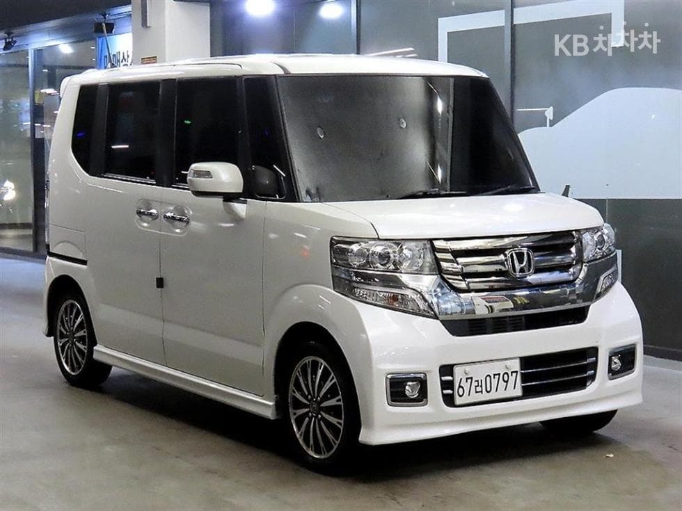 혼다 N Box 0.7 Gasoline CVT - Image 1