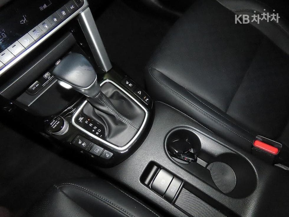 Kia Seltos1.6 Gasoline Turbo 2WD Signature - 12