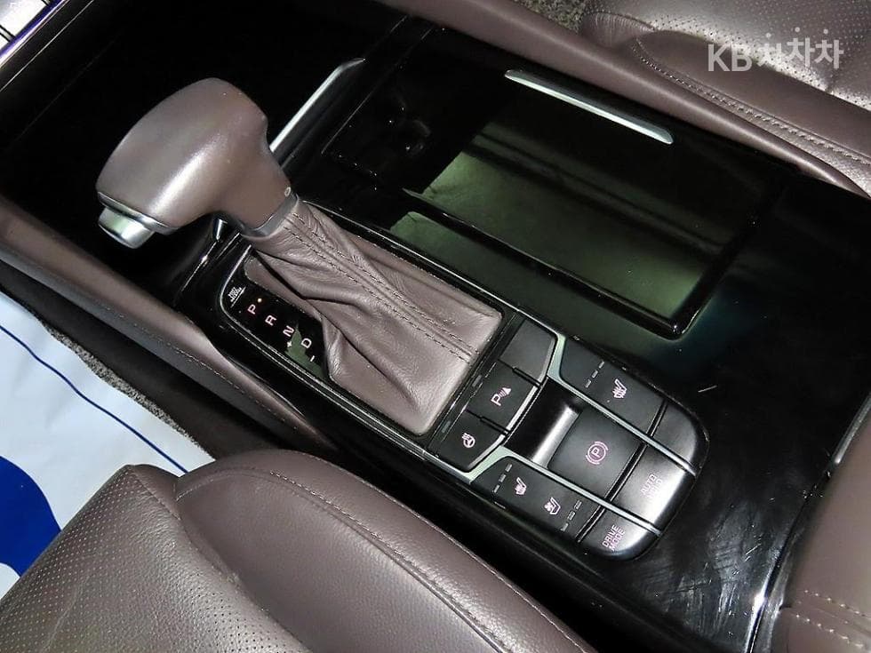 Kia All New K72.4 GDi Limited 에디션 - 12