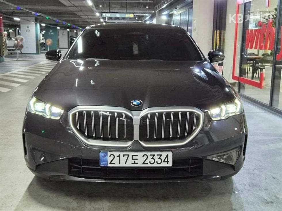 BMW New5 Series(G60)530i xDrive M Sport - 2