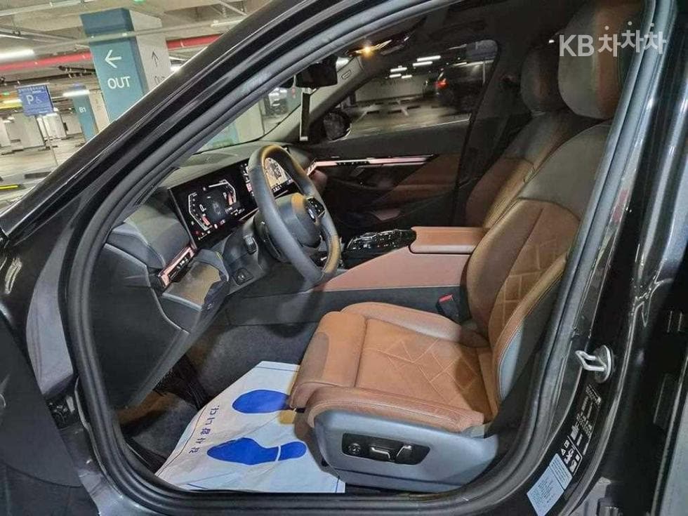 BMW New5 Series(G60)530i xDrive M Sport - 6
