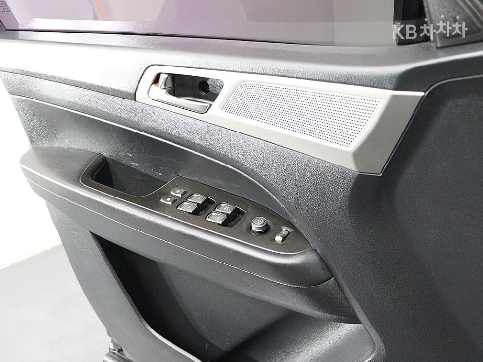 КейДжи Мобилити Rexton 스포츠2.2 4x4 Престиж - 17