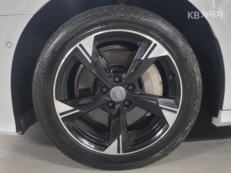 Audi A6(C8)45 TFSI Quattro Standard - 16