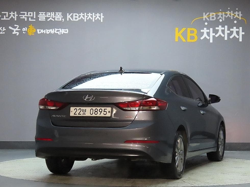 Hyundai Avante (Elantra)AD1.6 GDi Modern - 2
