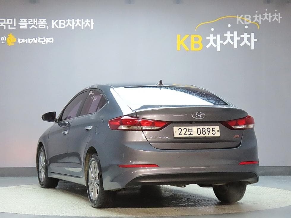 Hyundai Avante (Elantra)AD1.6 GDi Modern - 4
