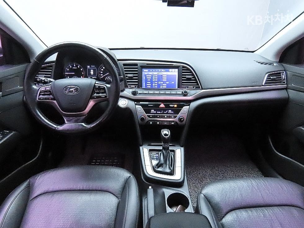 Hyundai Avante (Elantra)AD1.6 GDi Modern - 6