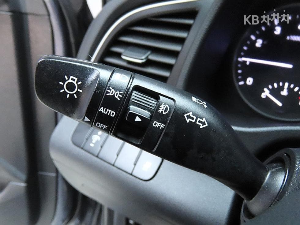 Hyundai Avante (Elantra)AD1.6 GDi Modern - 14