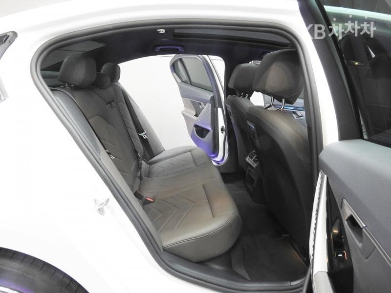 BMW New5 Series(G60)520i M Sport - 12