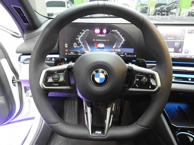 BMW New5 Series(G60)520i M Sport - 14