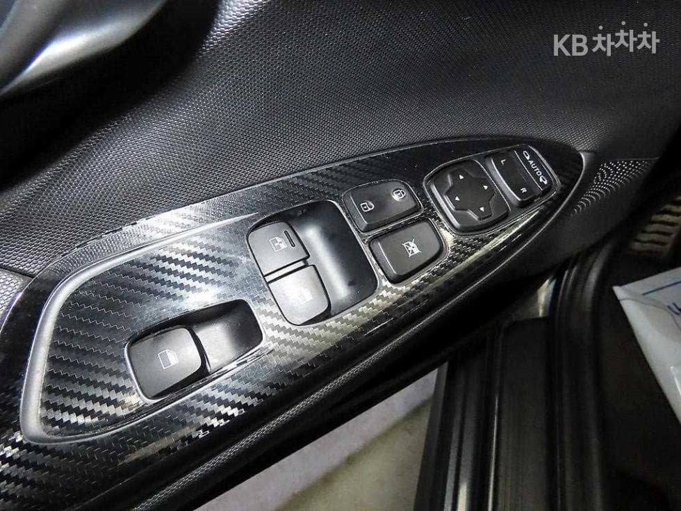 Hyundai Veloster(JS)1.6 Turbo Gasoline Direct Injection 스포츠 코어 - 14