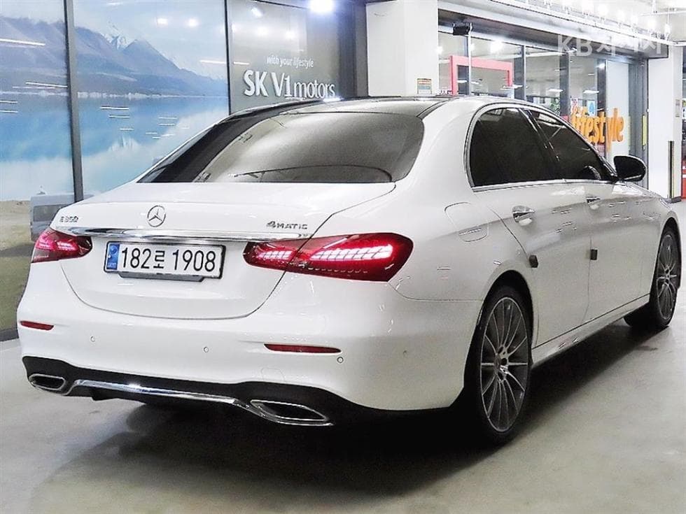 Mercedes-Benz E-Class (W213)E350 4MATIC Avantgarde - 4