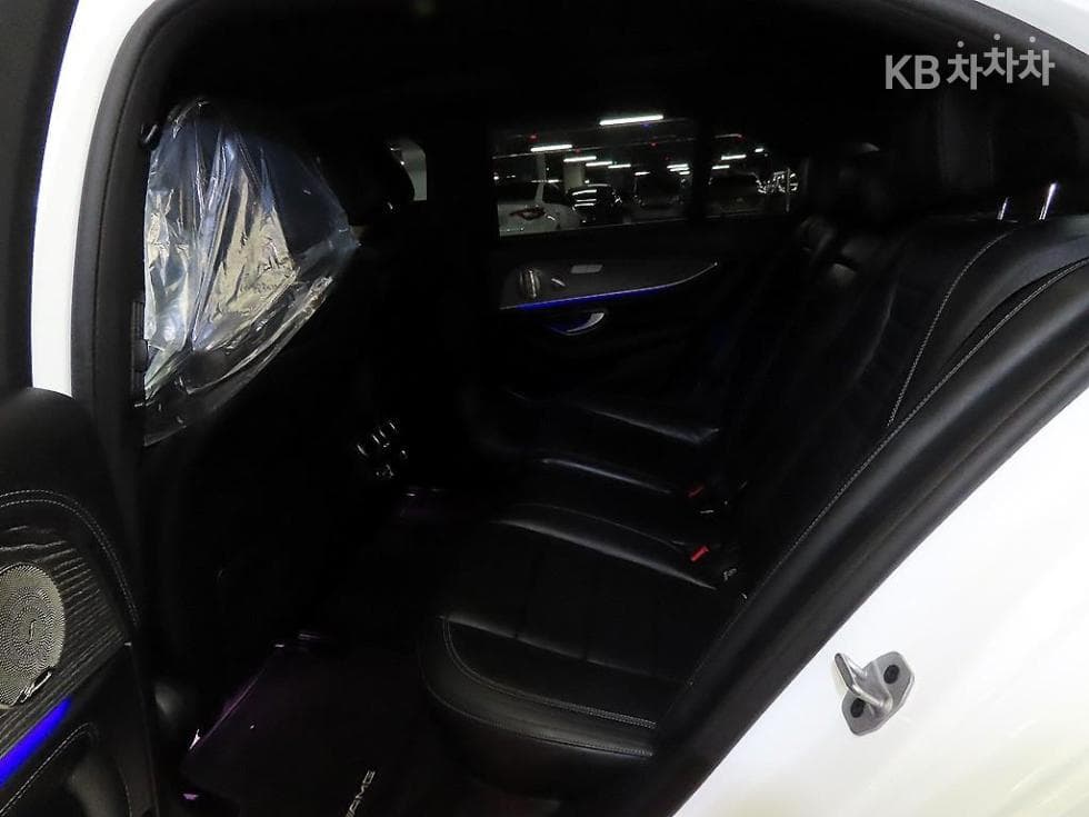 Mercedes-Benz E-Class (W213)E350 4MATIC Avantgarde - 7