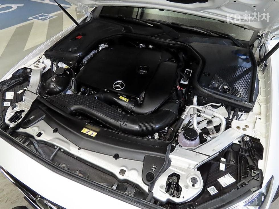 Mercedes-Benz E-Class (W213)E350 4MATIC Avantgarde - 19