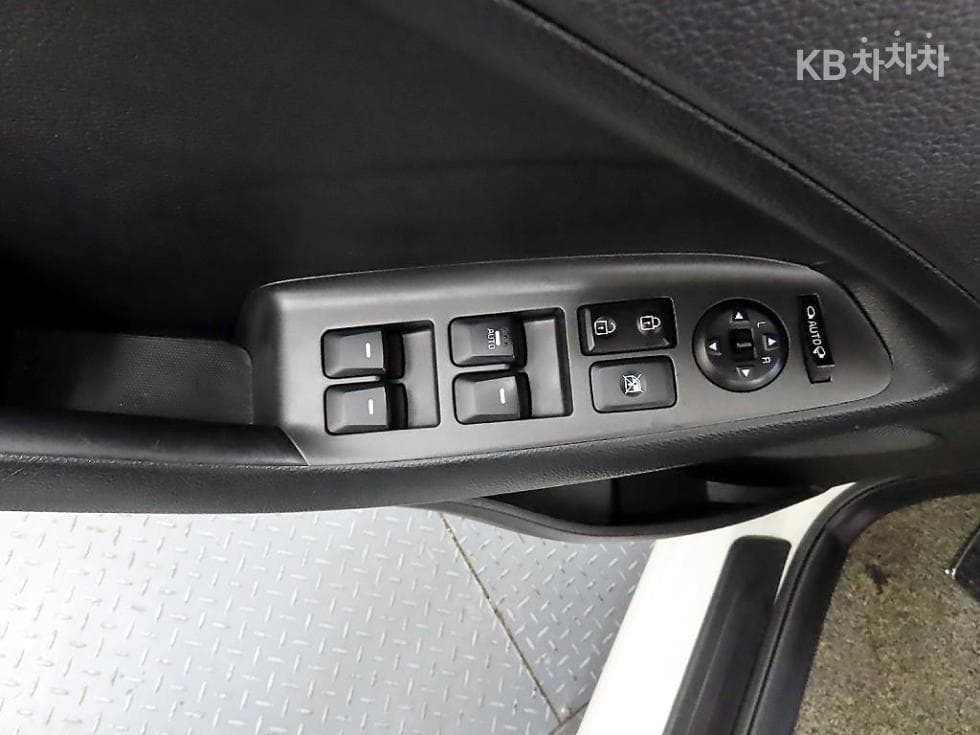 Kia K3Prestige - 11