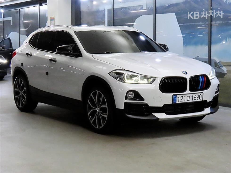 BMW X2 (F39) xDrive 20i Advantage - Image 1