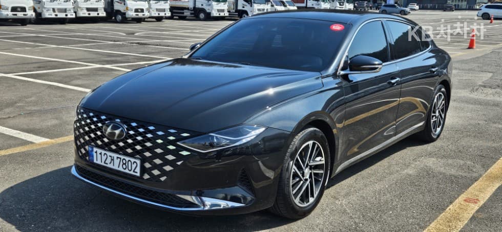 Hyundai The New (facelift) Grandeur (Azera)LPi 3.0 Rental car Modern - 6