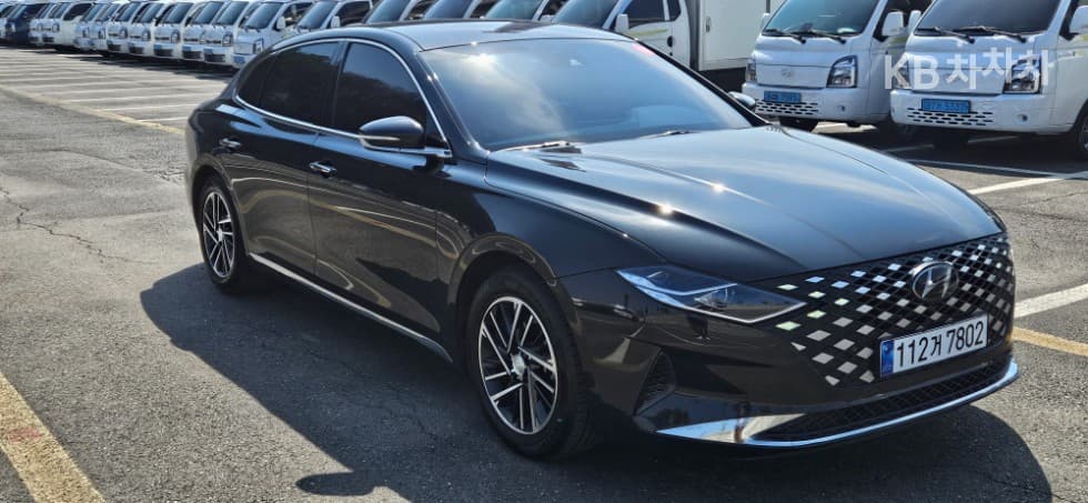 Hyundai The New (facelift) Grandeur (Azera)LPi 3.0 Rental car Modern - 7