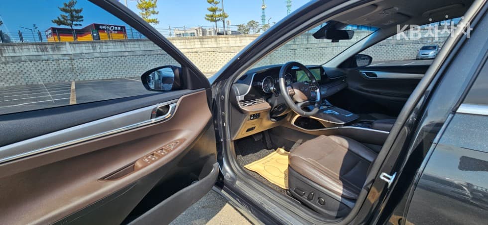 Hyundai The New (facelift) Grandeur (Azera)LPi 3.0 Rental car Modern - 12
