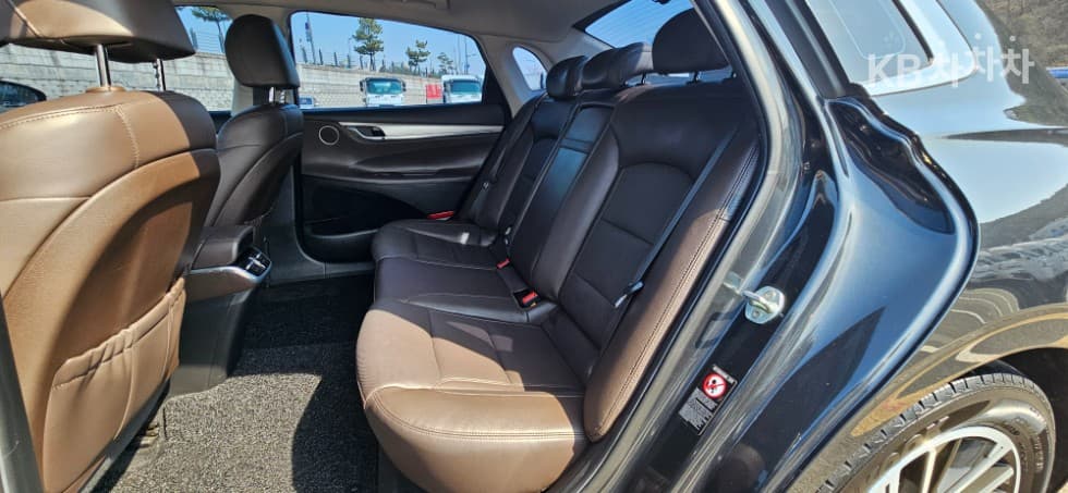 Hyundai The New (facelift) Grandeur (Azera)LPi 3.0 Rental car Modern - 14