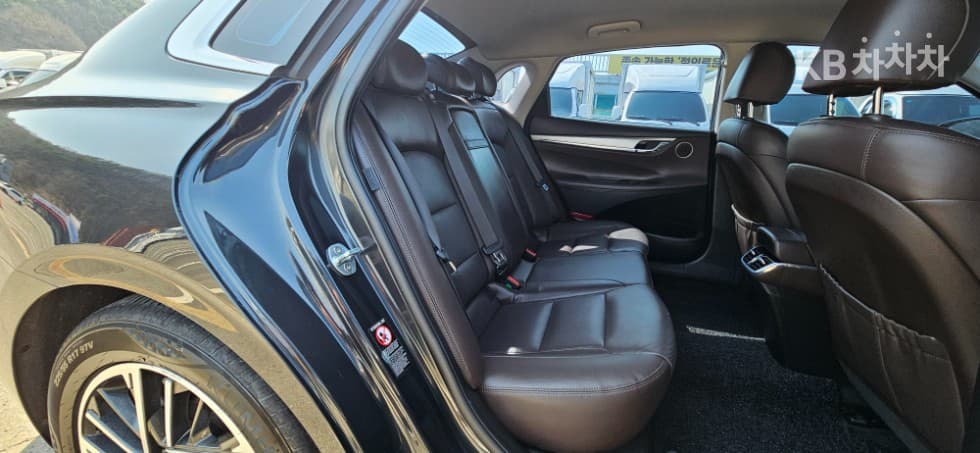 Hyundai The New (facelift) Grandeur (Azera)LPi 3.0 Rental car Modern - 15