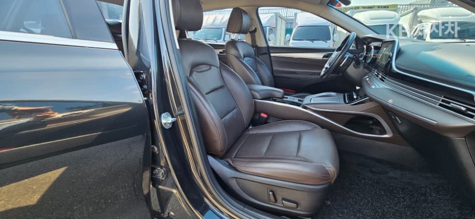 Hyundai The New (facelift) Grandeur (Azera)LPi 3.0 Rental car Modern - 16