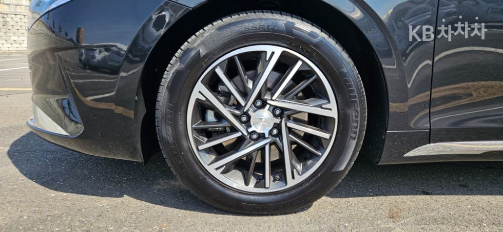 Hyundai The New (facelift) Grandeur (Azera)LPi 3.0 Rental car Modern - 28