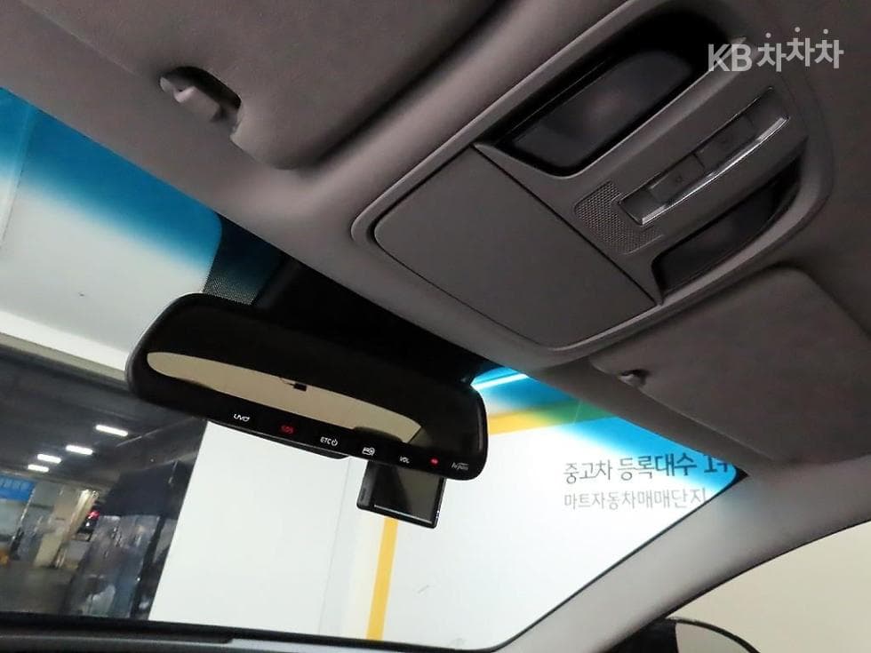 Kia K7 Premiere3.0 GDi Signature - 17