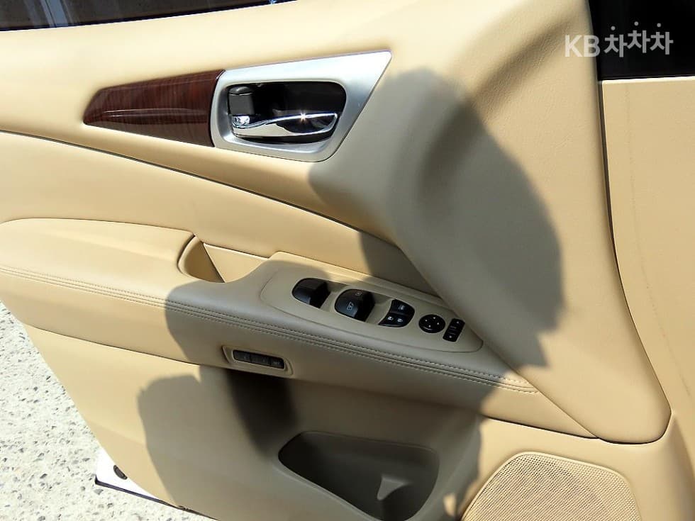 Nissan 패스파Seater더3.5 4WD SE - 12