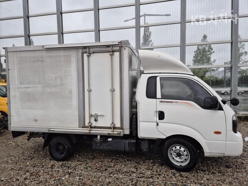Kia Bongo 3 (light truck)1 Ton Box Truck King Cab - 3