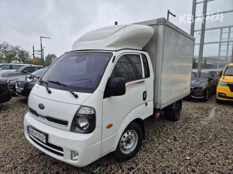 Kia Bongo 3 (light truck)1 Ton Box Truck King Cab - 6