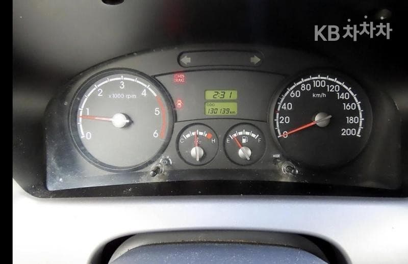 Kia Bongo 3 (light truck)1 Ton Box Truck King Cab - 14