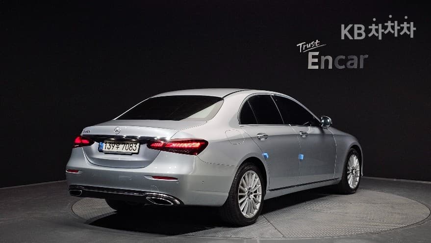 Mercedes-Benz E-Class (W213)E250 Exclusive - 2