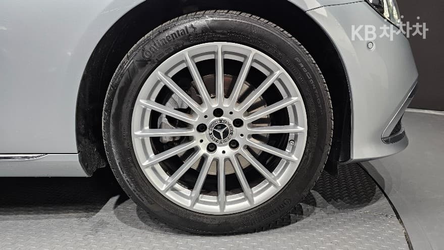 Mercedes-Benz E-Class (W213)E250 Exclusive - 5