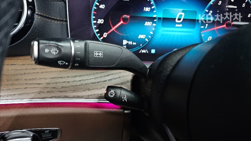 Mercedes-Benz E-Class (W213)E250 Exclusive - 12