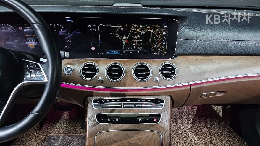 Mercedes-Benz E-Class (W213)E250 Exclusive - 15