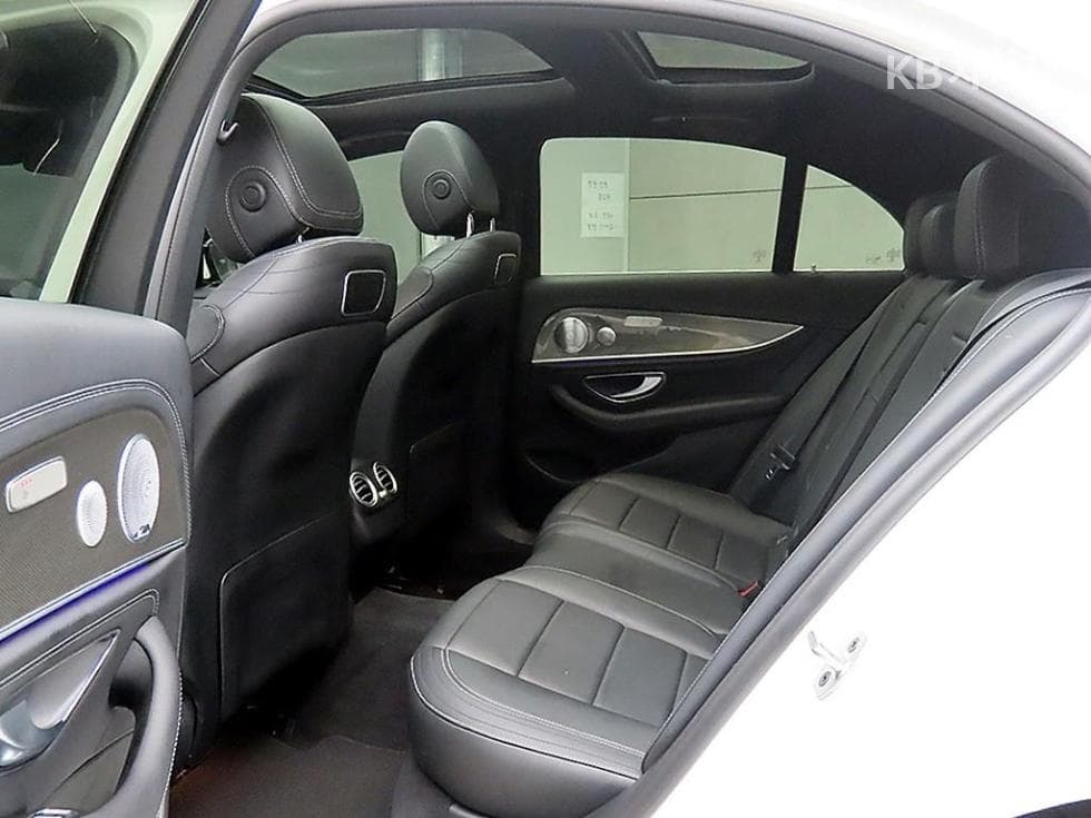 Mercedes-Benz E-Клас (W213)E350 4MATIC AMG Line - 6