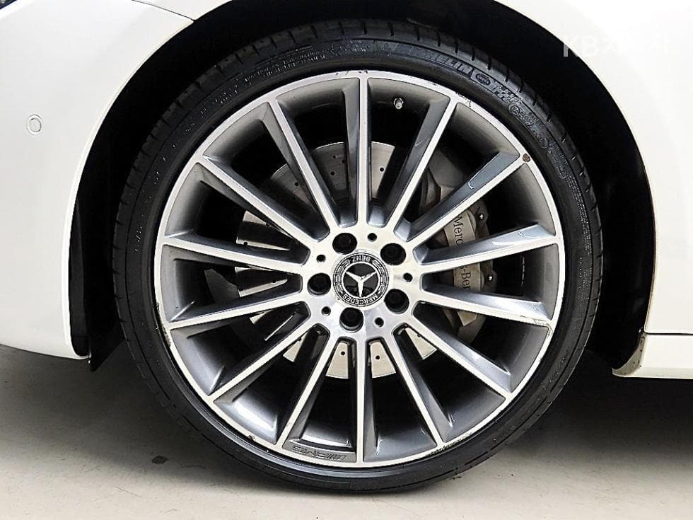 Mercedes-Benz E-Клас (W213)E350 4MATIC AMG Line - 19