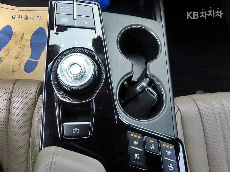 Киа K82.5L бензин Signature Специал (специален признак/издание) - 10