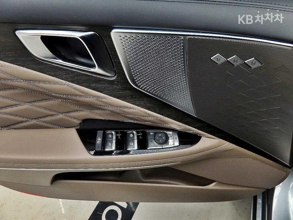 Киа K82.5L бензин Signature Специал (специален признак/издание) - 11