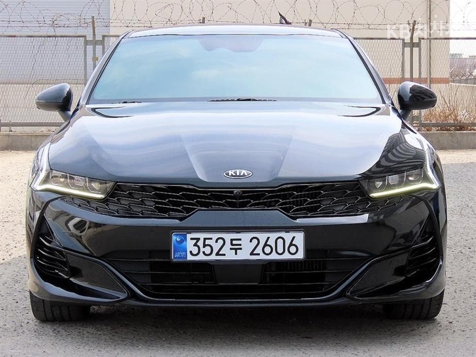 Kia K5 3rd Gen 1.6 Gasoline Turbo Signature - Image 1