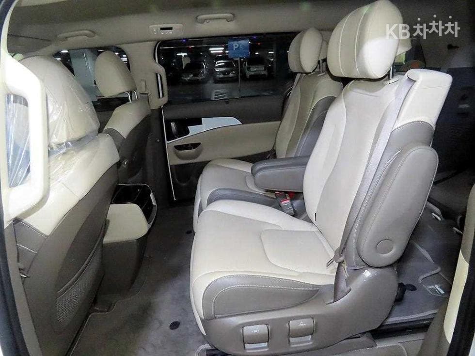 Kia Carnival 4th generationG3.5 GDI 7-seater (Limousine) Noblesse - 7