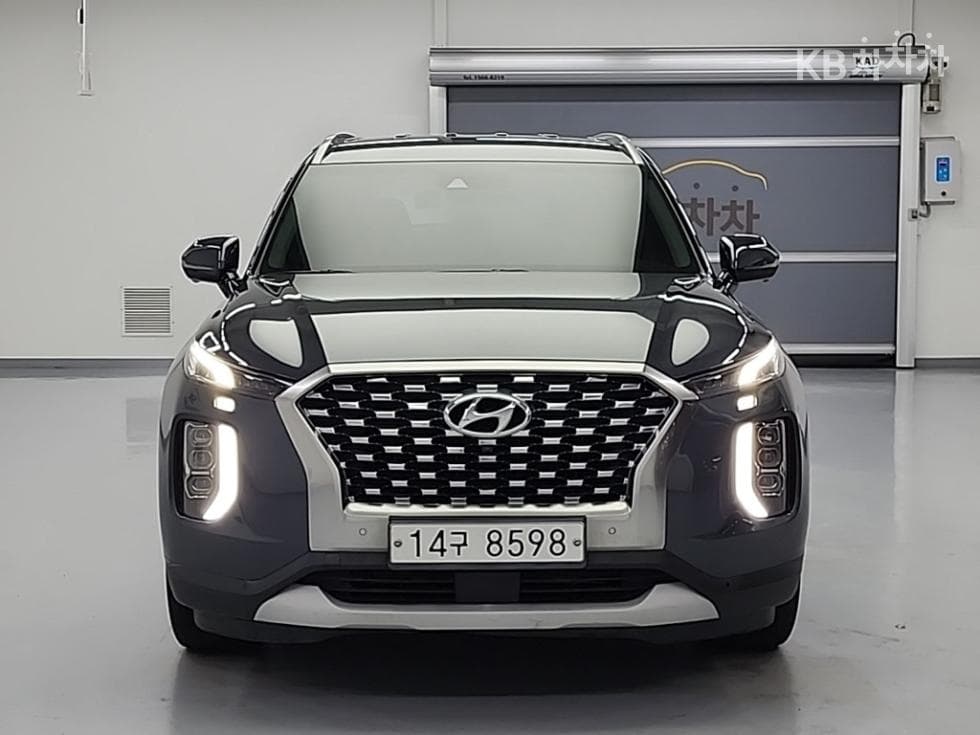Hyundai Palisade3.8 Gasoline 8-seater AWD Prestige - 2