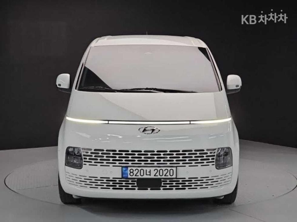 Hyundai Staria Cargo2.2 Cargo 5 Modern - 2