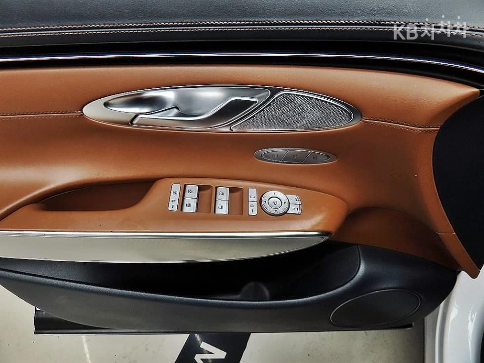 Genesis GV70Diesel 2.2 AWD - 11