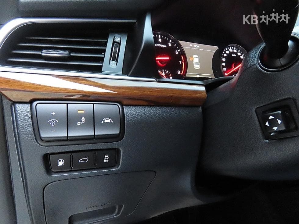 Kia All New K73.3 GDI Noblesse Special (special feature/edition) - 12