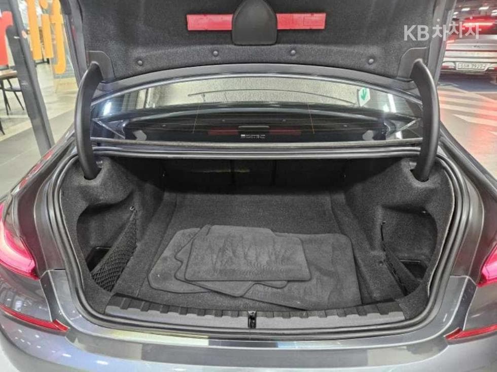 BMW 3 Series (G20)320d M Sport Package - 12