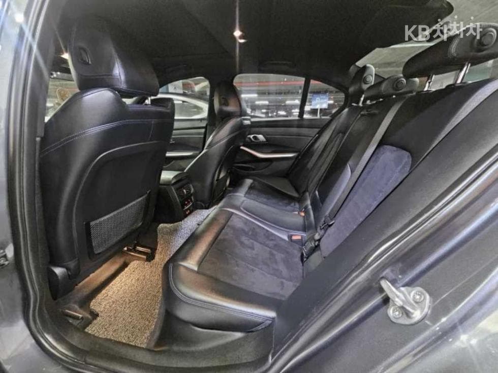 BMW 3 Series (G20)320d M Sport Package - 13
