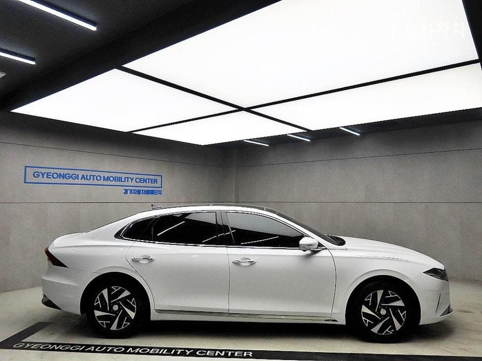 Хюндай The New (фейслифт) Grandeur (Azera) Хибрид2.4 Le Blanc - 2